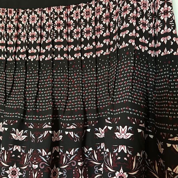 RW&CO pleated skirt - Picture 2 of 7